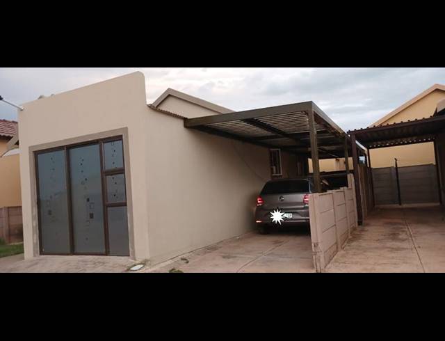 3 BEDROOM TOWNHOUSE FOR SALE IN MOHLAKENG